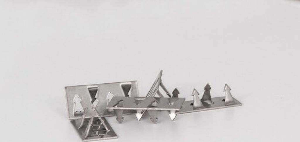 Krampe "eckig" mit Verzahnung 70° für Teppichverlegung | Bodenleitsystem, Stu...