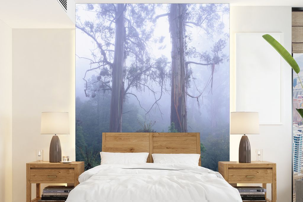 MuchoWow Fototapete für Wohnzimmer oder Schlafzimmer Wandtapete Vinyl Motivtapete Zwei große Bäume in einem Sumpf - 205x280 cm - Wandbild