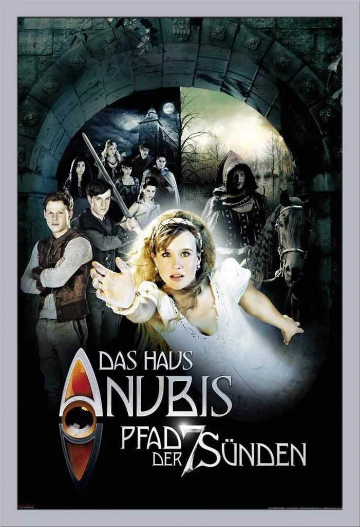 Offerta Poster La Casa di Anubi con Cornice Argento Shinsuke 61x91,5