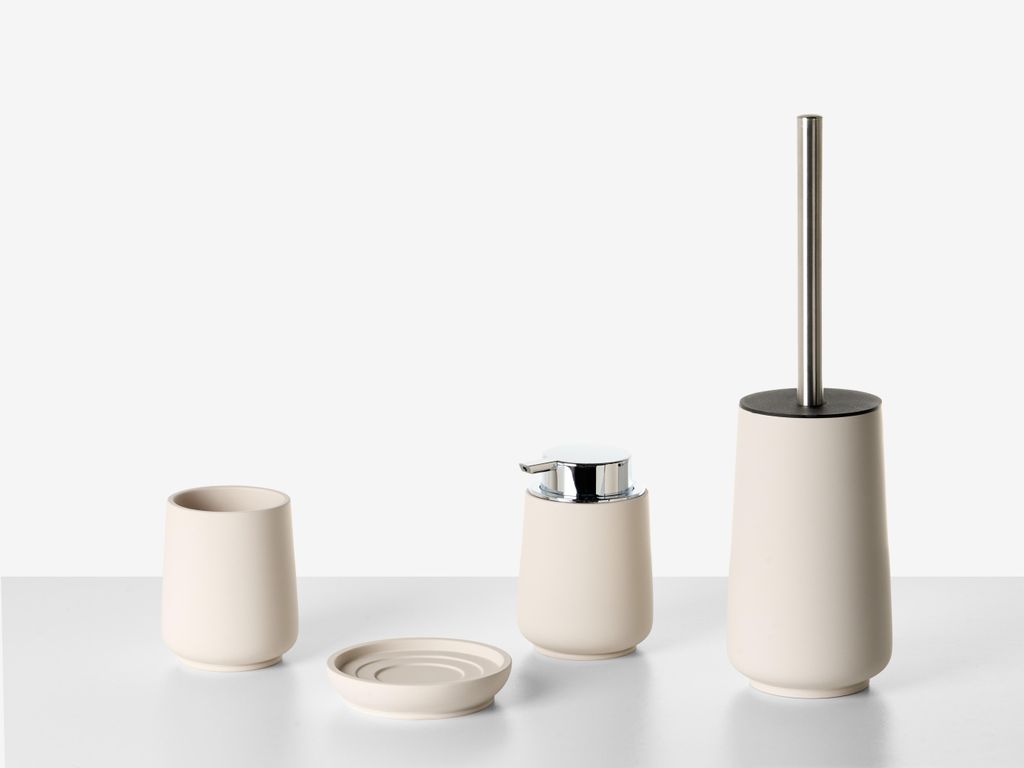 BELIANI Badezimmer Set 4-Teilig Beige Kunstharz Modern Seifenschale Seifenspender Toilettenbürste Zahnputzbecher Badausstattung Bad-Zubehör