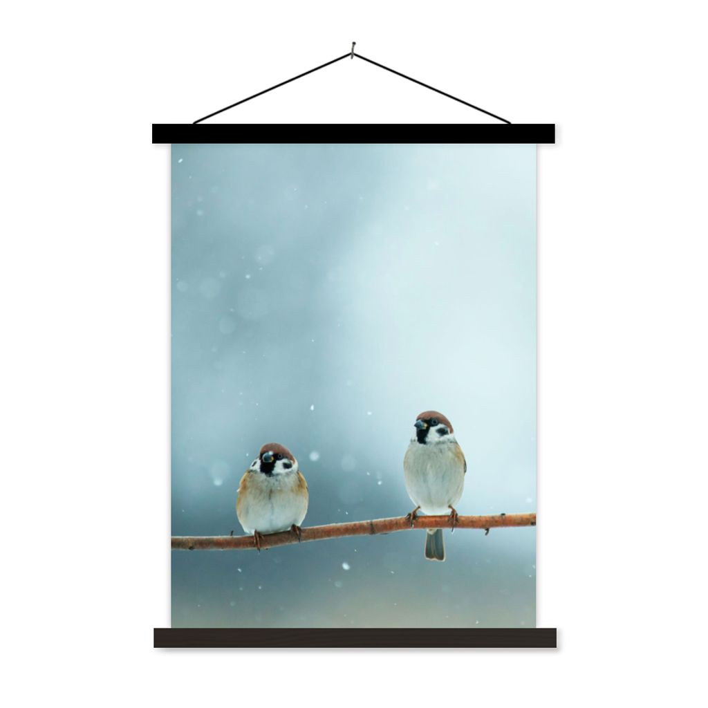 MuchoWow Textilposter Vögel - Spatz - Schnee - Winter 90x120 cm mit schwarzem Rahmen - Dekoration