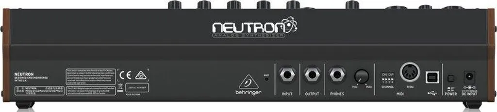 Synthétiseur Analogique Behringer Neutron Rouge avec Matrice Patch 56 Points