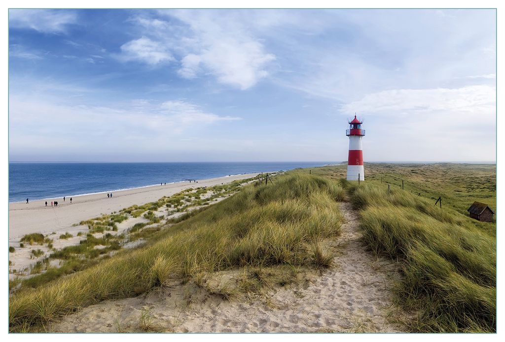 Wallario Küchenrückwand aus Glas, Größe: 90 x 60 cm, Motiv: Am Strand von Sylt Leuchtturm auf der Düne Panorama | Spritzschutz | abwischbar | ...
