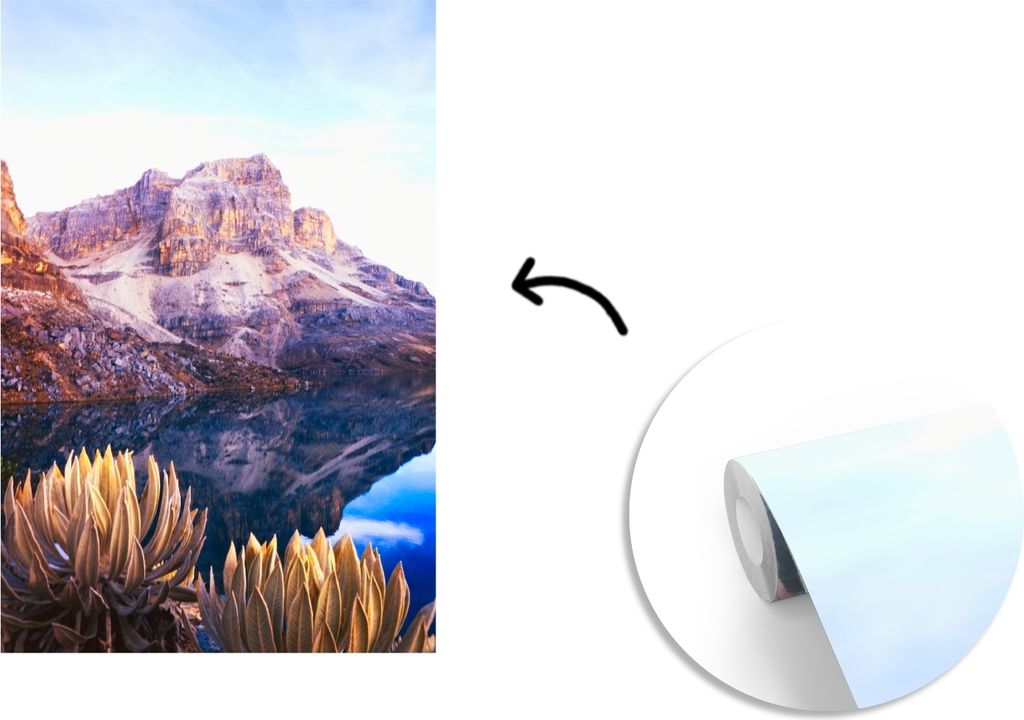 MuchoWow Fototapete für Wohnzimmer oder Schlafzimmer Wandtapete Vinyl Motivtapete Spiegelung eines Berges in Kolumbien - 150x220 cm - Wandbilder
