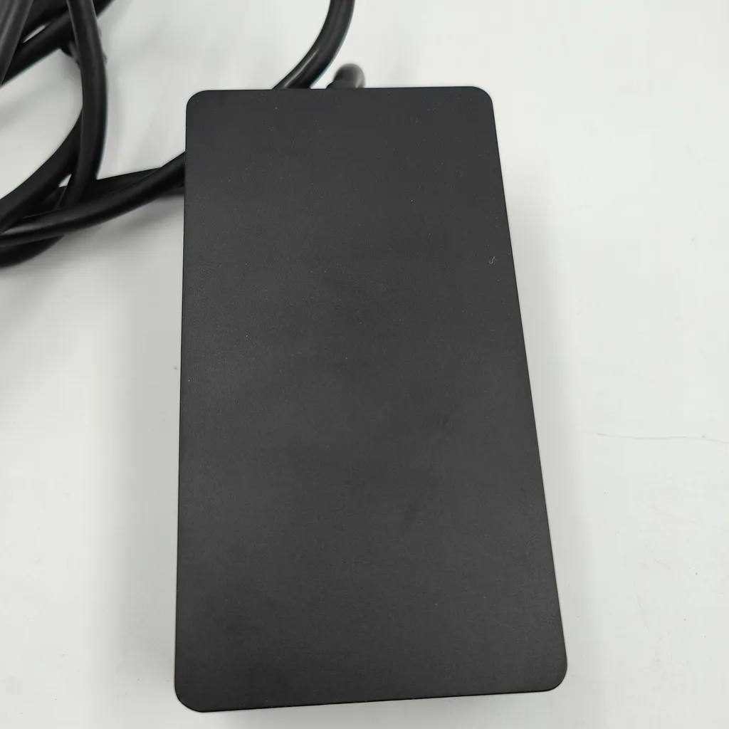 Station d'accueil Microsoft Surface Dock 2 originale pour Surface Pro - 11