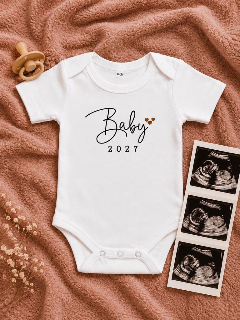 Baby body 2027 Schwangerschaft verkünden Oma Opa Geschenk Produktbild 