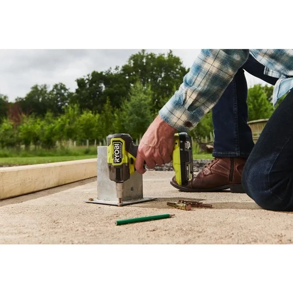 Ryobi RIW18CBL-0 Clé à chocs 18V Brushless : Puissance et Compacité