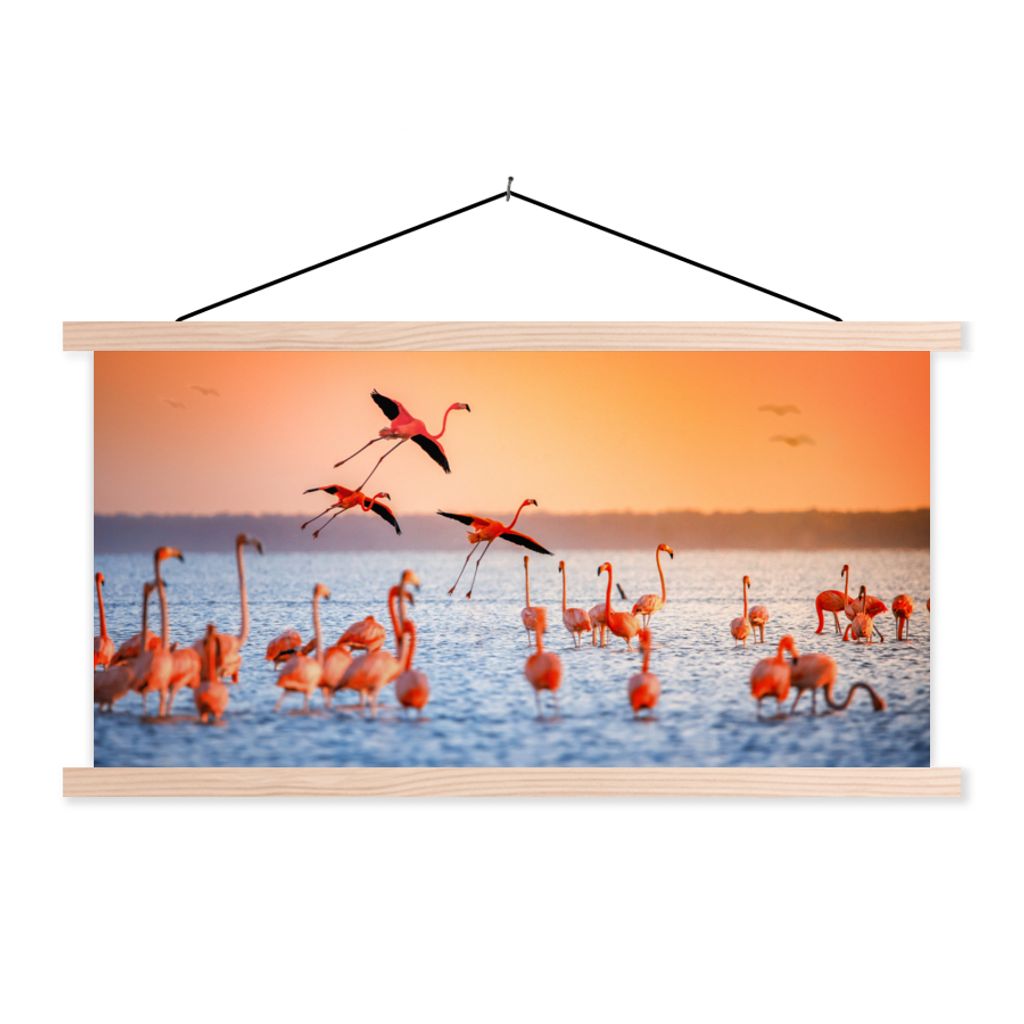 MuchoWow Textilposter Vogel - Flamingo - Wasser - Sonnenuntergang - Rosa 120x60 cm mit holzfarbenen Rahmen - Klemmleiste