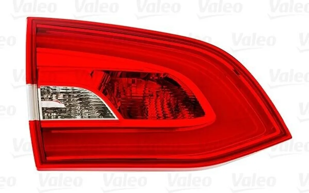 Feu arrière VALEO 045374 : Réparez l'éclairage de votre 308 SW II