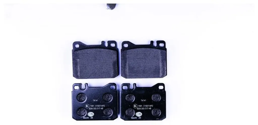 Plaquettes de frein avant HELLA silencieuses pour VW LT 28-35 I Bus