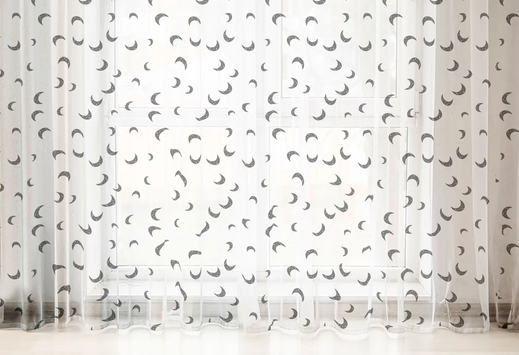 ABAKUHAUS Arazzo a mezzaluna, motivo ripetitivo a mezzaluna ispirato ad Halloween, motivo semplice, sfondo neutro, tessuto satinato setoso per soggiorno e camera da letto, 220 cm x 274 cm, grigio chiaro e bianco - 2