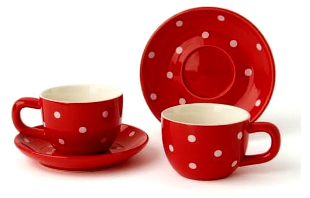 Porzellantasse und Untertasse, Rot gepunktet, 2-teilig, handgefertigt, Retro-Design, spülmaschinen- und mikrowellengeeignet