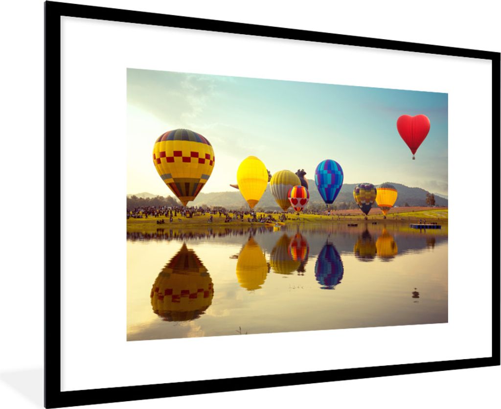 MuchoWow Gerahmtes Poster Heißluftballon - Farben - Wasser - Reflexion 90x60 cm - Poster mit Schwarzem Bilderrahmen Wandposter Rahmen Foto Bilde...