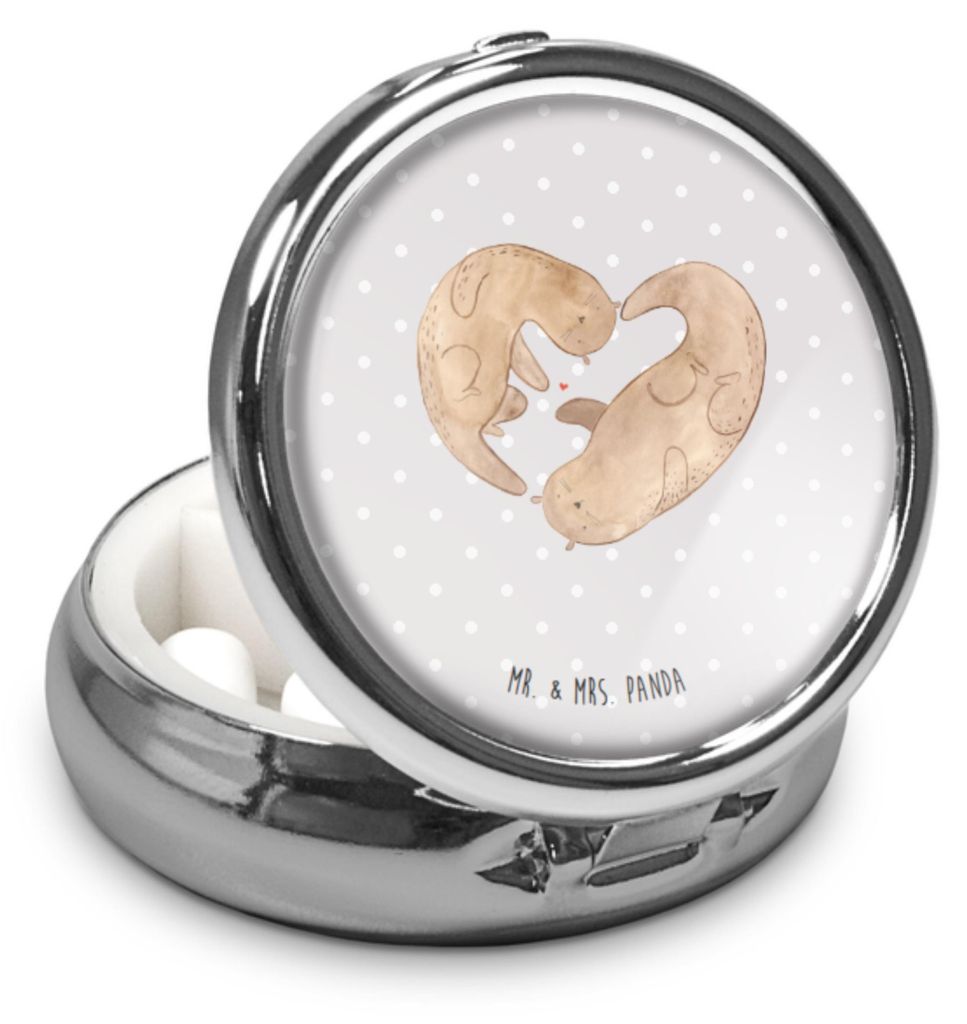 Mr. & Mrs. Panda Tablettenbox Otter Herz - Grau Pastell - Geschenk, Tablettendöschen, Tablettenorganizer, Medikamentenbox, Liebe, Pillendose, klein