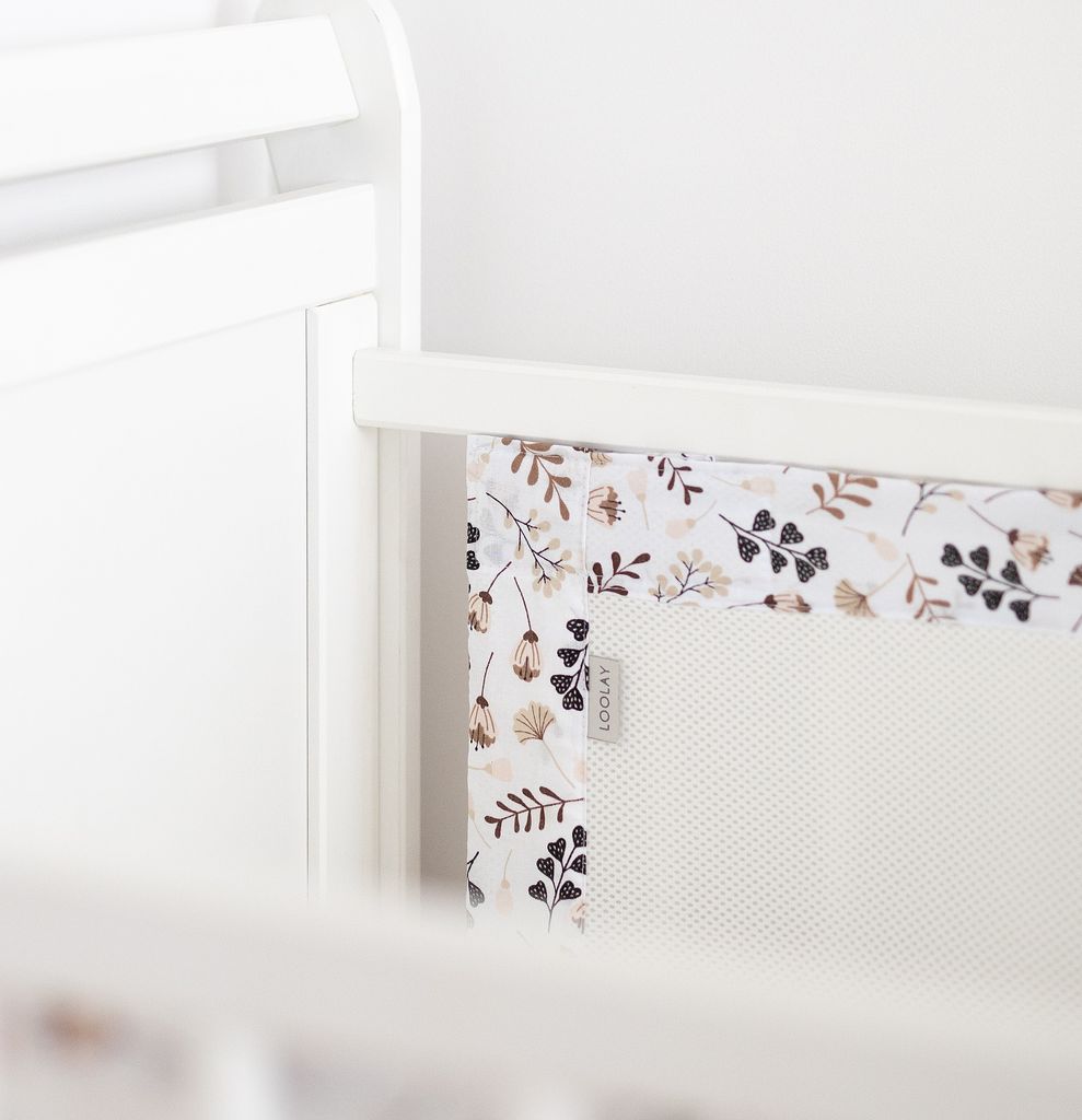 BLUMEN BRAUN Atmungsaktiv 2 TLG. Netzstoff BETTUMRANDUNG Babybett Umrandung Neugeborene Baby Sprossen Bett Schutz für 120x60 cm Babybett 110x30cm