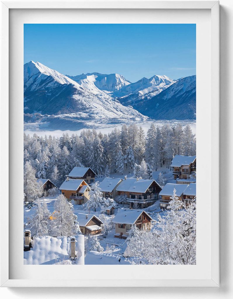 Leichter Schnee in den Alpen– Wandbild mit Rahmen – Gerahmtes Bild – Wanddekoration – 60x80 cm – Weiß Rahmen