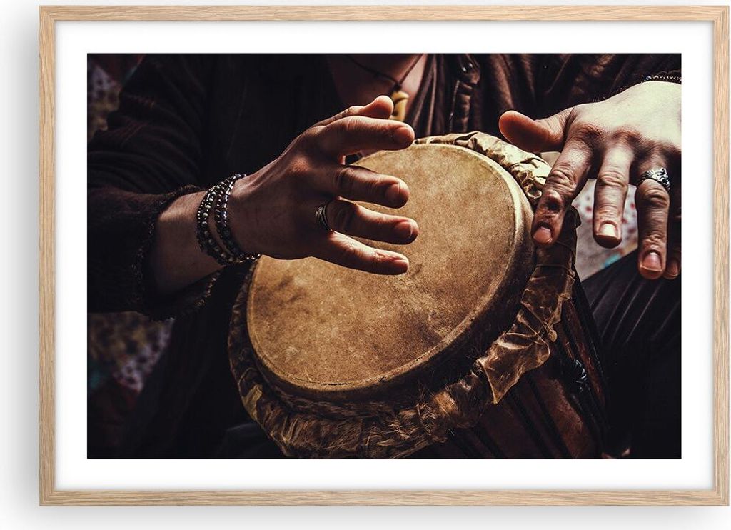 Gerahmtes Poster - Rahmen in heller Eiche - Trommel Indien Musiker - 70x50 cm - Wand Bild - Wanddeko - Wandbilder - Kunstposter - Wandposter - Bild...