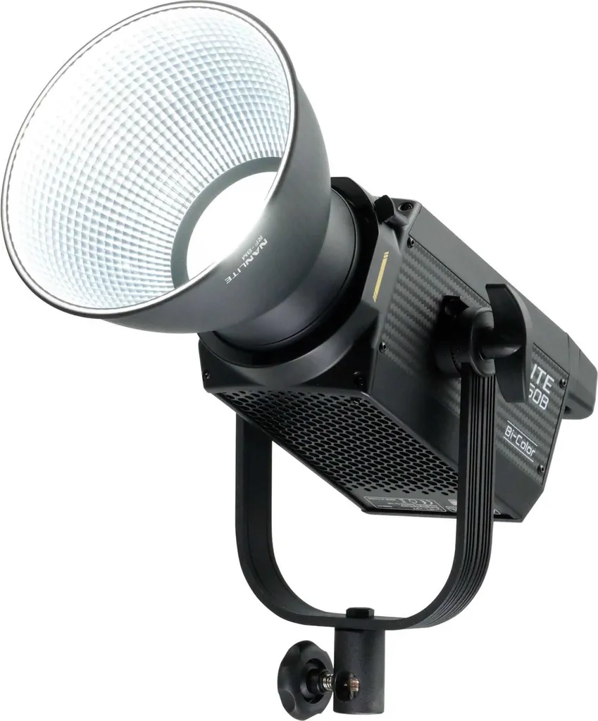 Nanlite FS-150B Projecteur 2700-6500K avec Monture Bowens Universelle