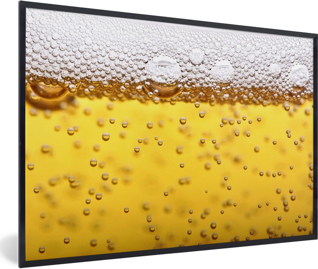 MuchoWow Gerahmtes Poster Bierblasen im Glas 30x20 cm - Poster mit Schwarzem Bilderrahmen Wandposter Rahmen Foto Bilder - Kunstdruck - Bild-Poster