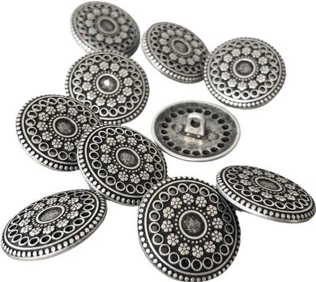 Boutons en métal argenté robustes et brillants en tailles 17 et 22 mm