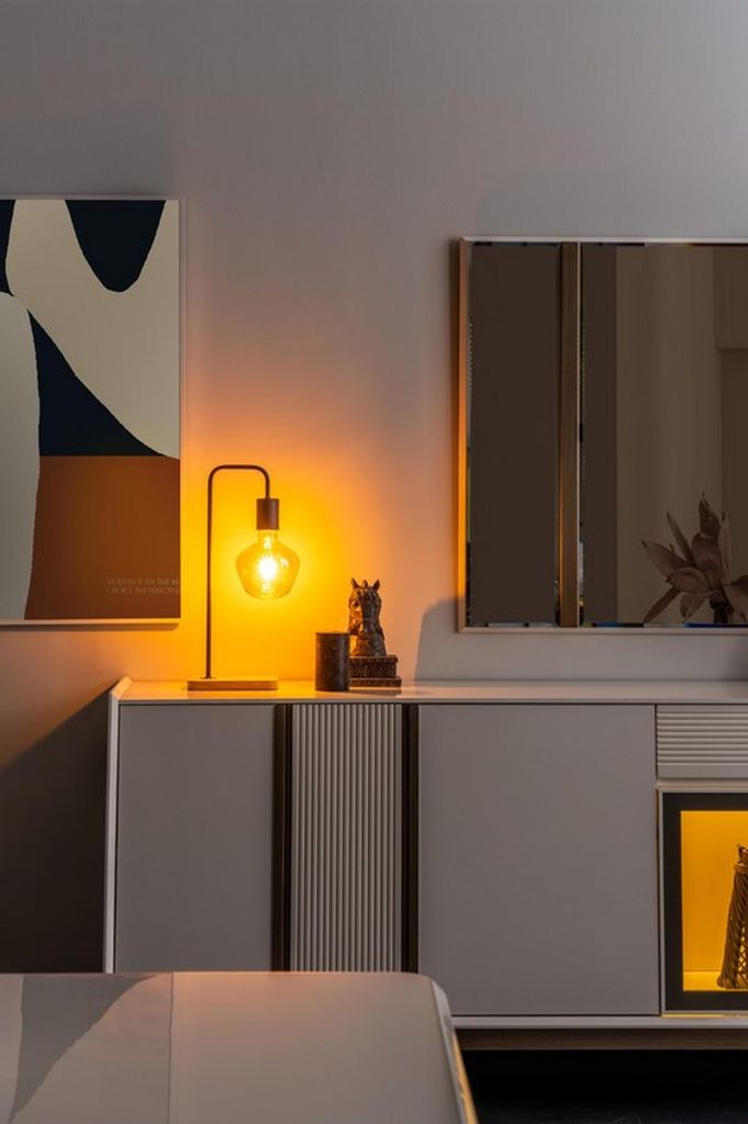 Stilvolle Hellgraue Anrichte Quadratischer Spiegel Esszimmer Luxus 2tlg