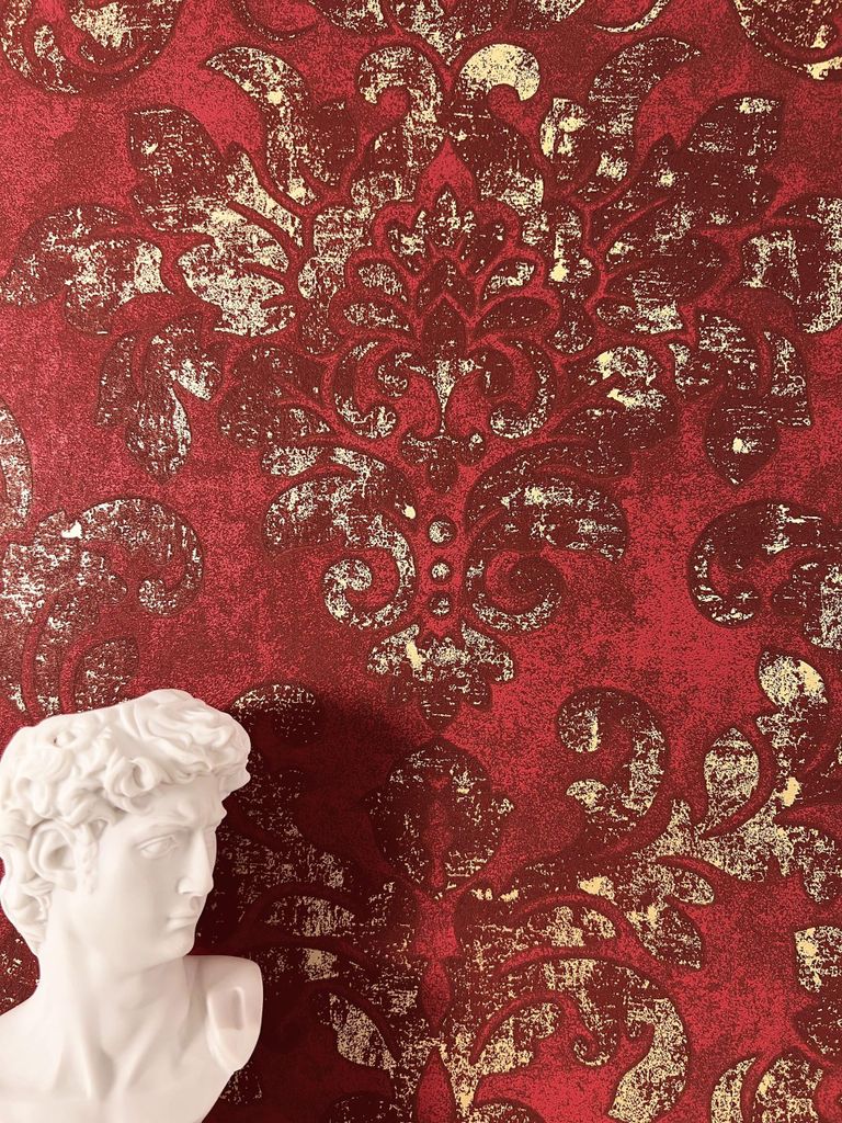 NEWROOM Tapete Rot Vliestapete Ornamente - Barocktapete Vintage Weinrot Gold Leicht glänzend Mustertapete Klassisch Prunkvoll