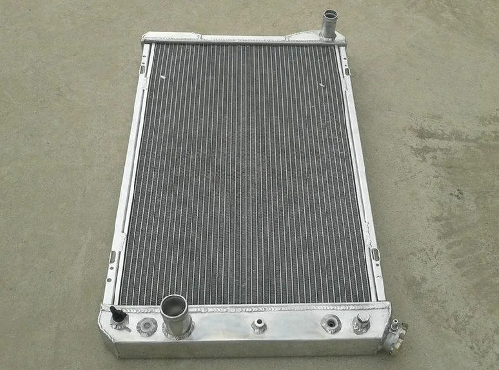 Radiateur pour restauration de Chevrolet Camaro et Firebird 82-92 - 5