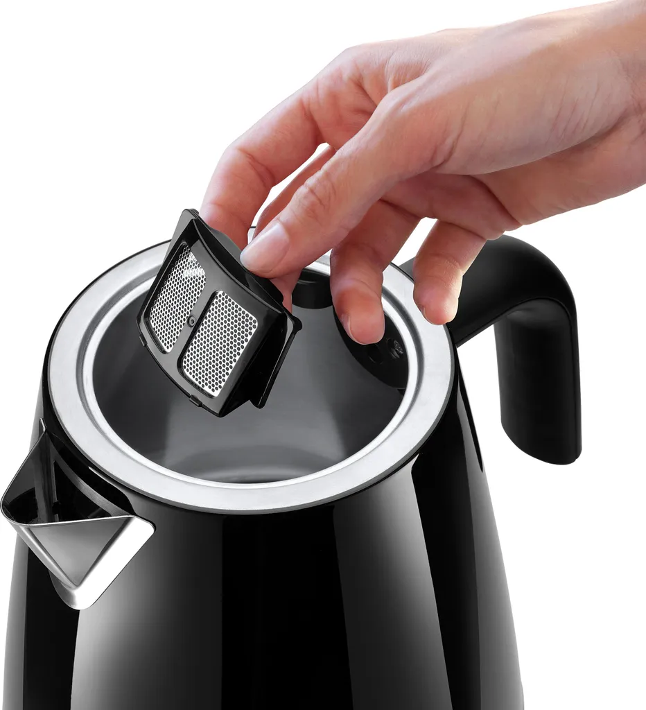Préparer le Thé Facilement avec la Bouilloire De'Longhi KBY2011.BK Noire