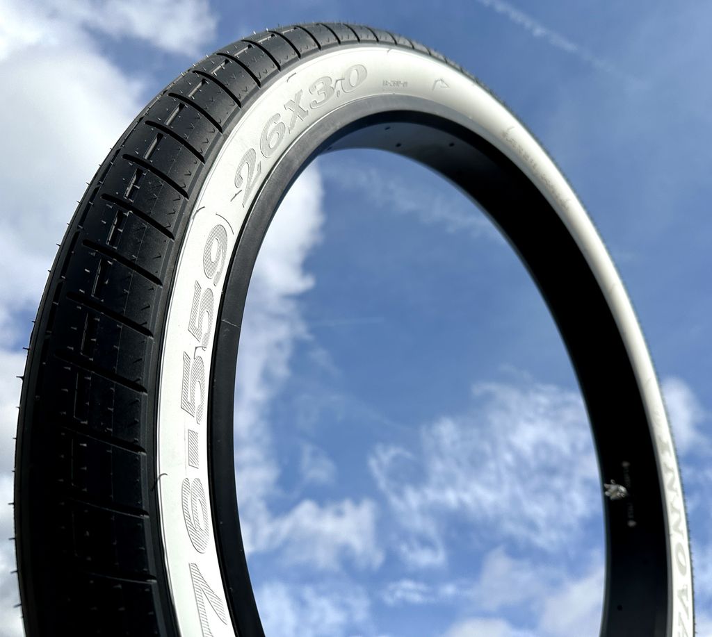 Reifen Street Brick Semi Slick 26 x 3.0 weißwand