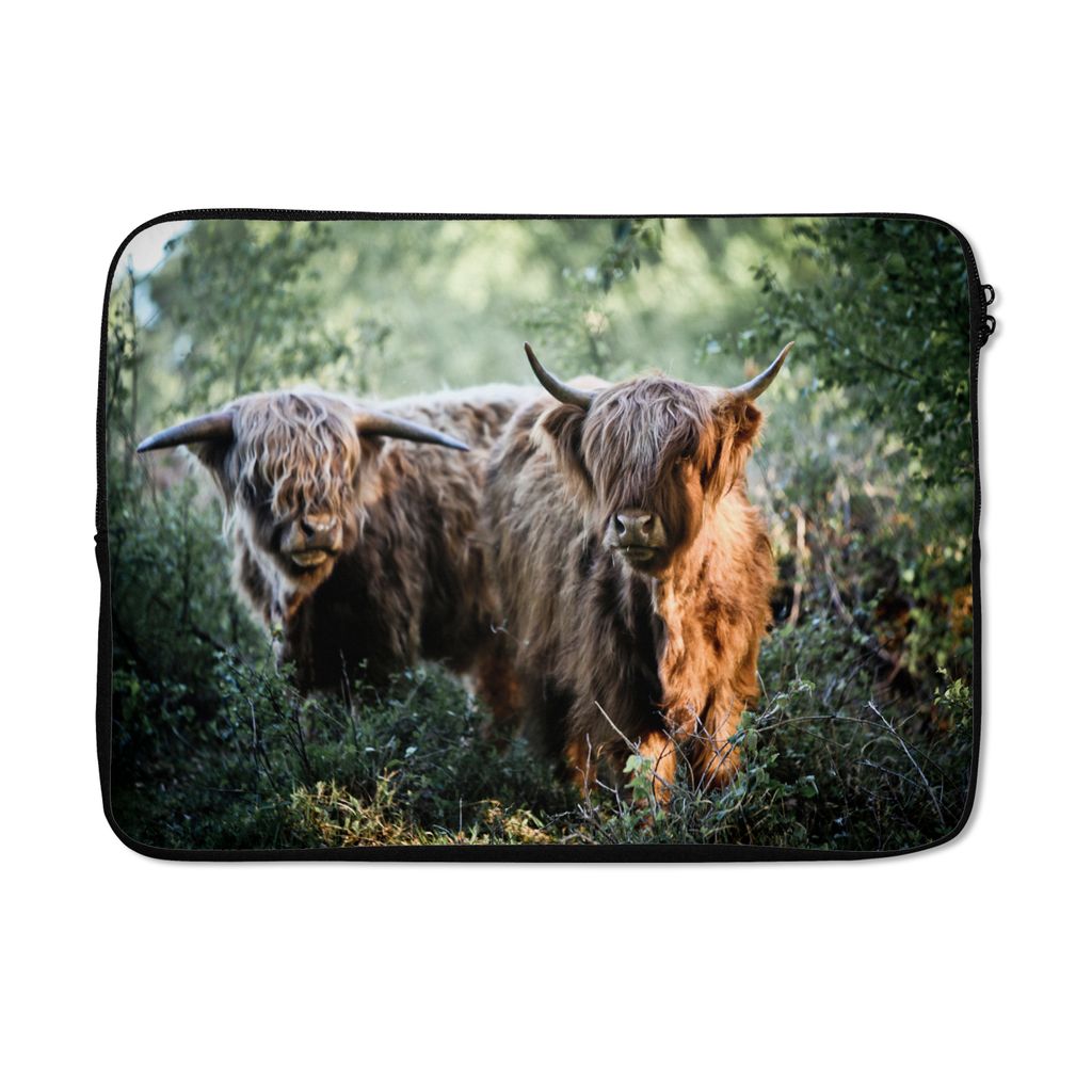 MuchoWow Laptop Hülle 13 Zoll Schottische Highlander - Wald - Tiere Laptoptasche - Laptophülle - Sleeve - Rundumschutz