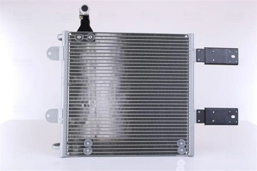 Stop aux Fuites de Clim avec le Condenseur NISSENS 94446 OE 6E0820413