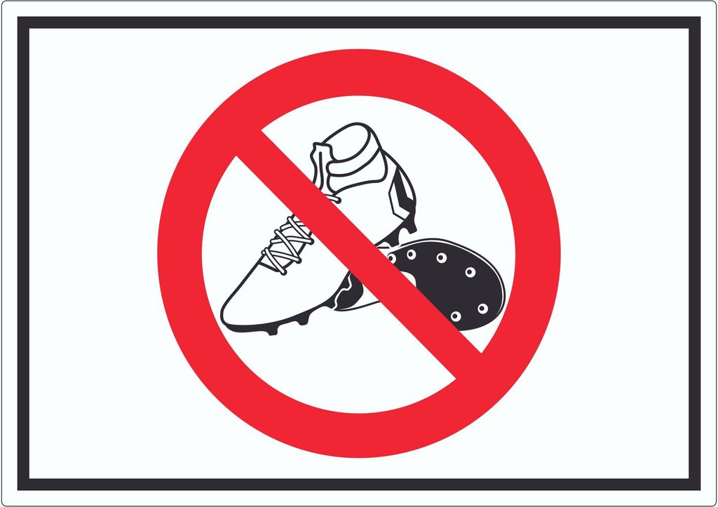 Betreten mit Fussballschuhen verboten Symbol Aufkleber A8 (52x74mm)