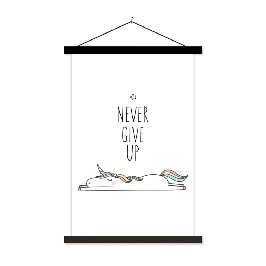 MuchoWow Textilposter Einhorn - Kinder - Zitate - Niemals aufgeben - Mädchen 60x90 cm mit schwarzem Rahmen - Poster Wohnzimmer