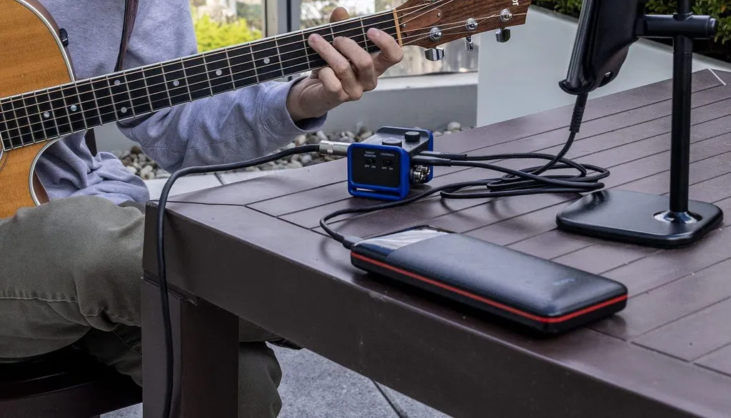 Zoom AMS-22 Mini Interface 2 Entrées 2 Sorties avec Mode Loopback Dédié - 12