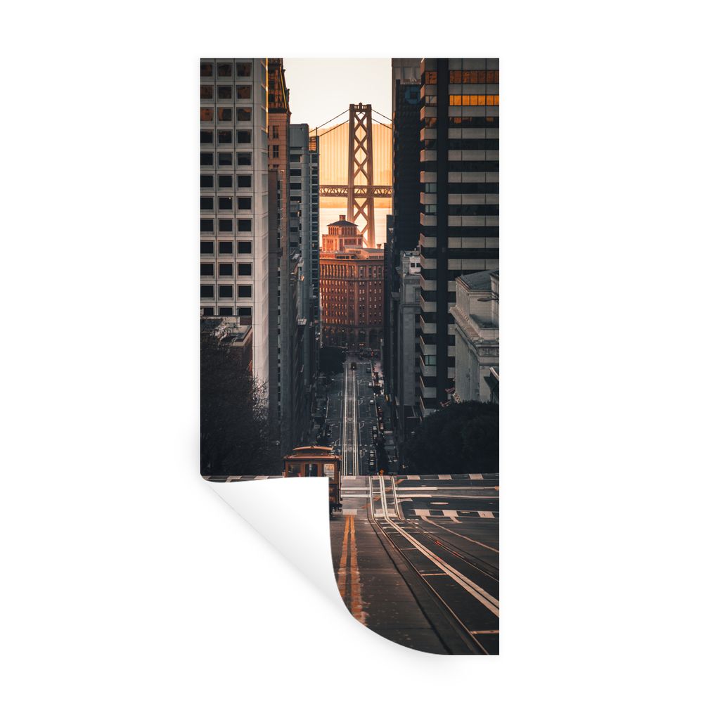 MuchoWow Wandtattoo Wandsticker Wandaufkleber Im Morgengrauen fährt die Straßenbahn in San Francisco hoch 60x120 cm Selbstklebend und Repositio...