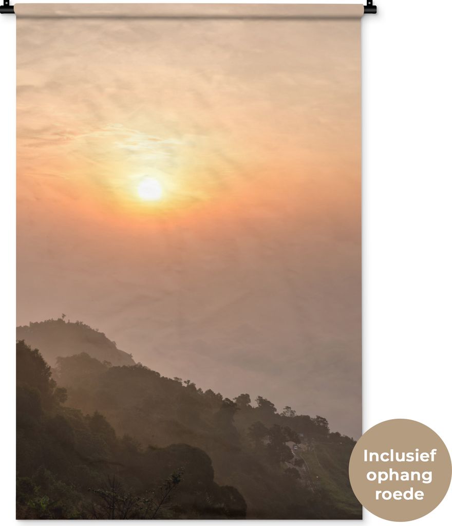 MuchoWow Wandteppich Wandbehang Der Sonnenuntergang überragt die Berge des Phu Hin Rong Kla-Nationalparks. 90x135 cm Tapisserie Dekoration Wandt...