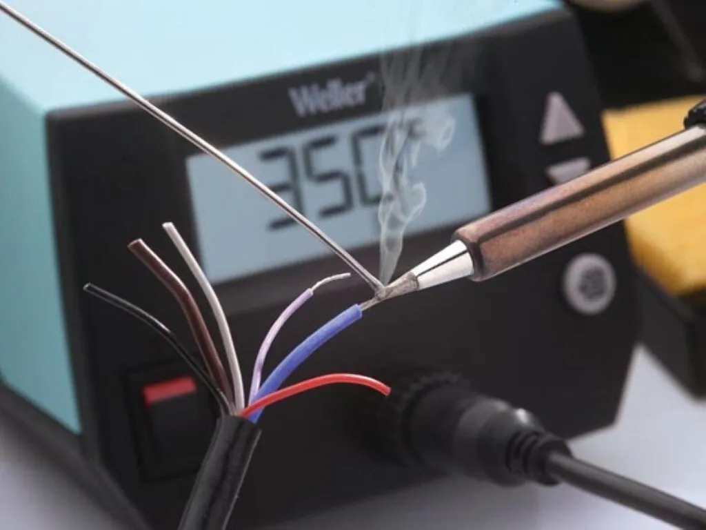 Weller WE 1010 Station de soudage 70W réglable avec écran LCD digital