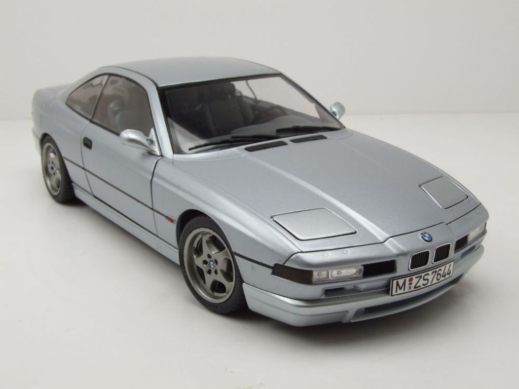 BMW 850 (E31) CSI silber - Modellauto 1:18 Solido Produktbild 10