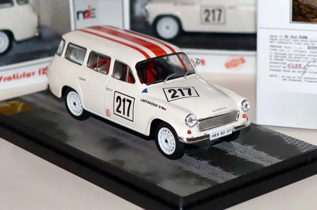 Škoda 1202 STW Izach Miniature MJ 1:43 - Réplique Collector Fidèle