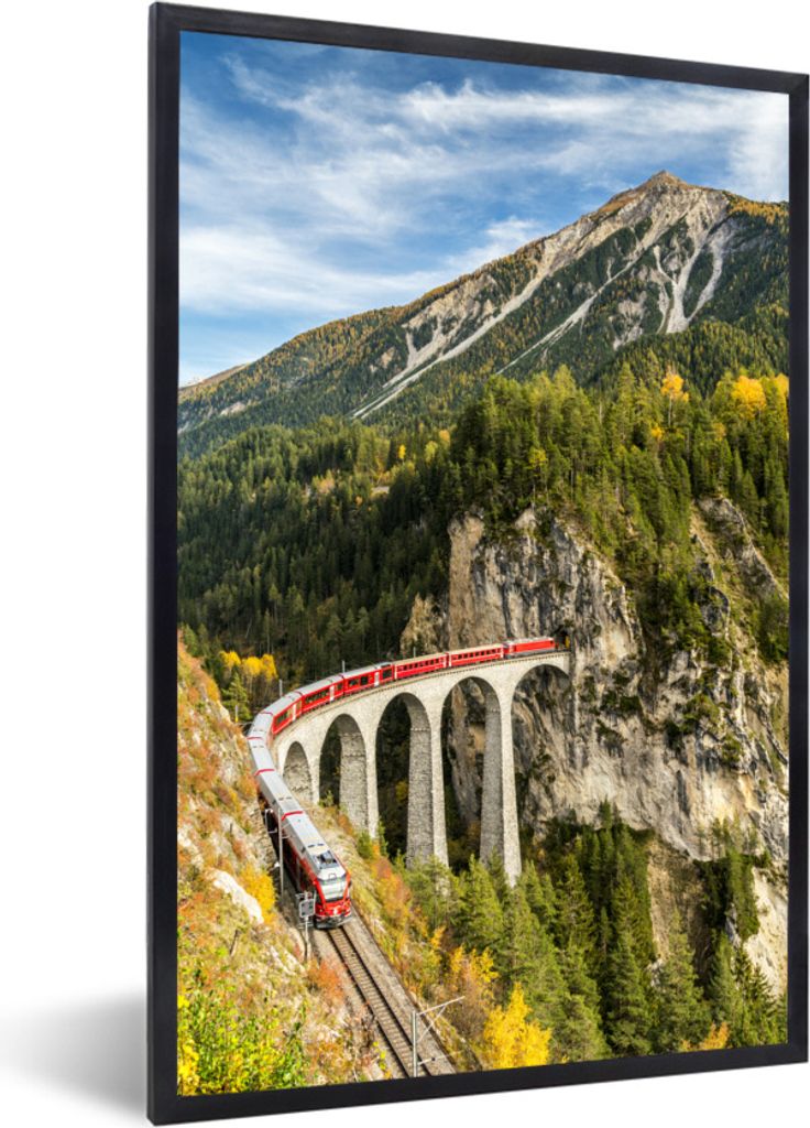 MuchoWow Gerahmtes Poster Ein Zug in einer Schweizer Landschaft 60x90 cm - Poster mit Schwarzem Bilderrahmen Wandposter Rahmen Foto Bilder - Kunst