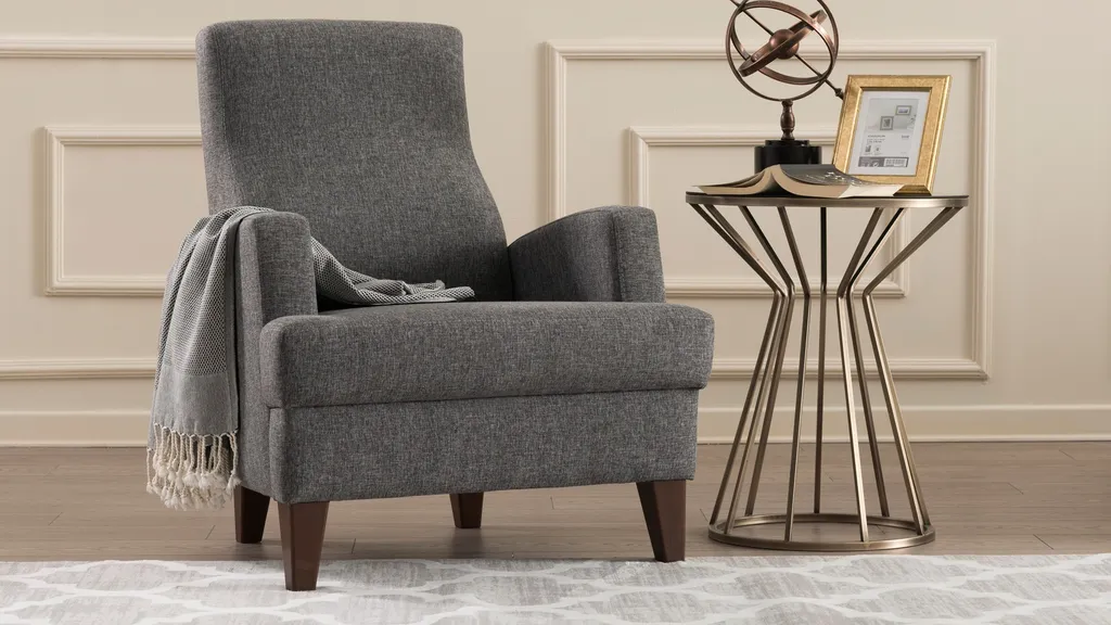 Chaise de bistrot stable en bois gris foncé Kana pour petit espace