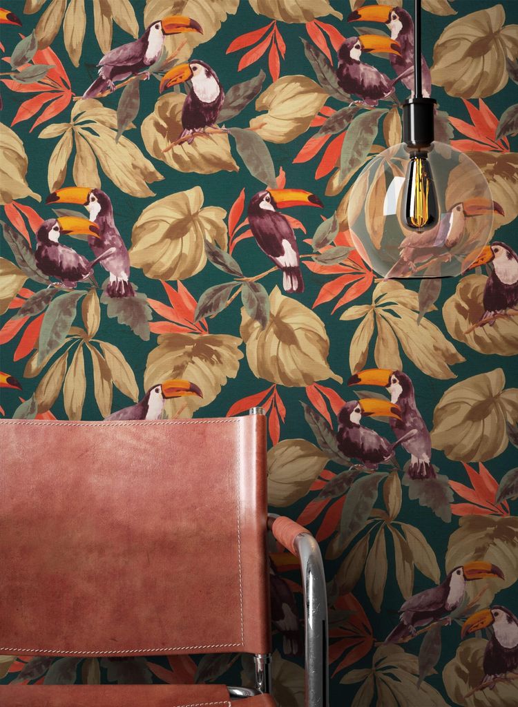 NEWROOM Tapete Türkis Vliestapete Dschungel - Dschungeltapete Tropisch Petrol Rot Blätter Tukan Palmentapete Floral Tiertapete
