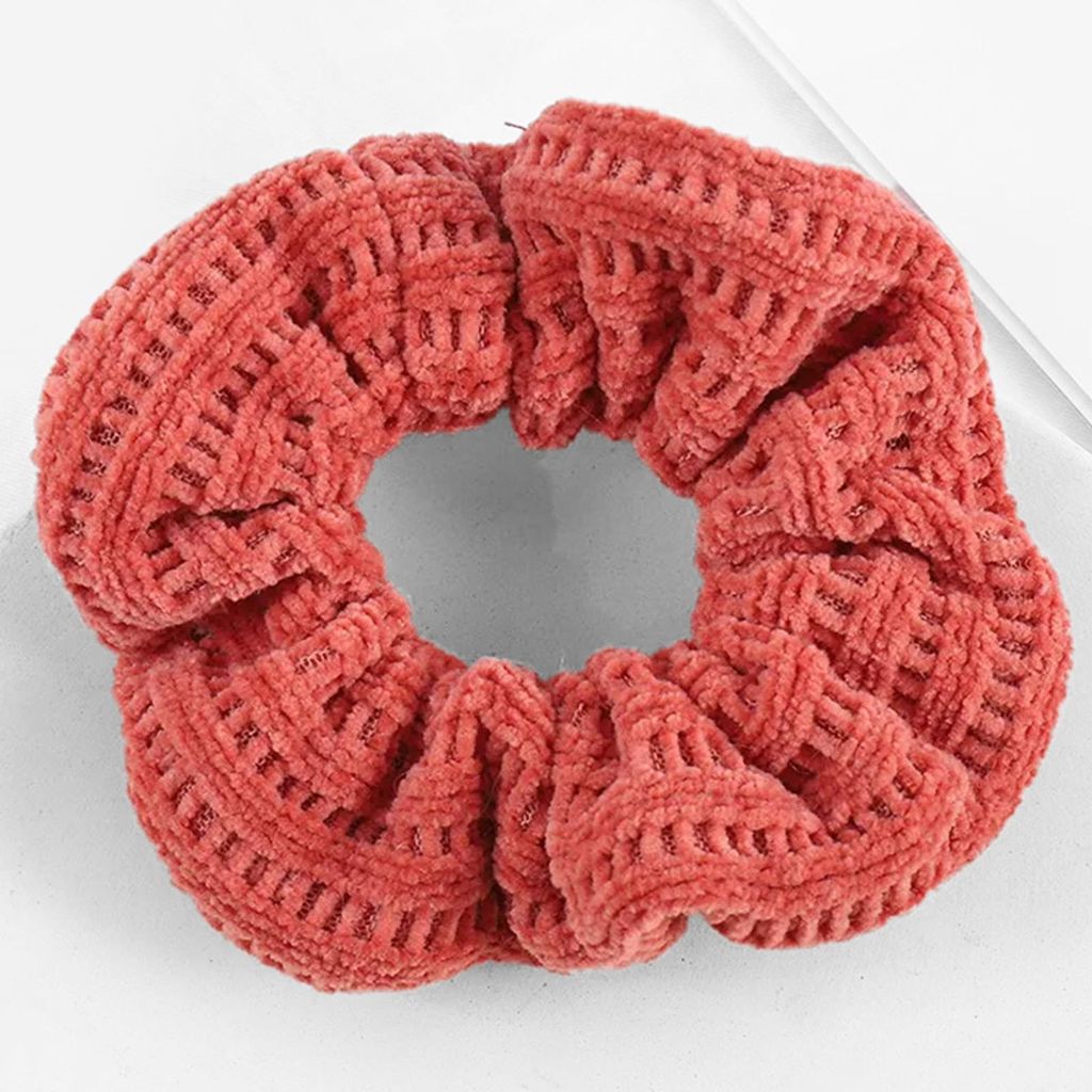 Klassischer Haargummi aus gestricktem Retro-Samt in Rot