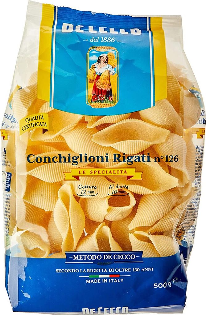 A bag of De Cecco Conchiglioni rigati pasta.