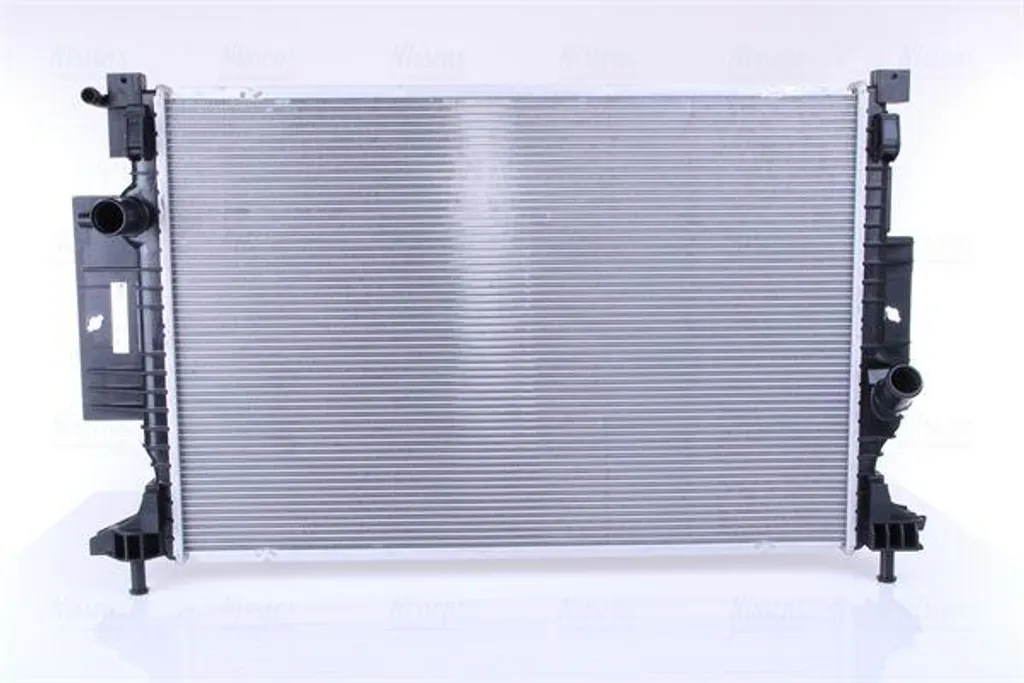 Évitez la Surchauffe : Radiateur NISSENS 606215 pour Ford Focus et C-Max