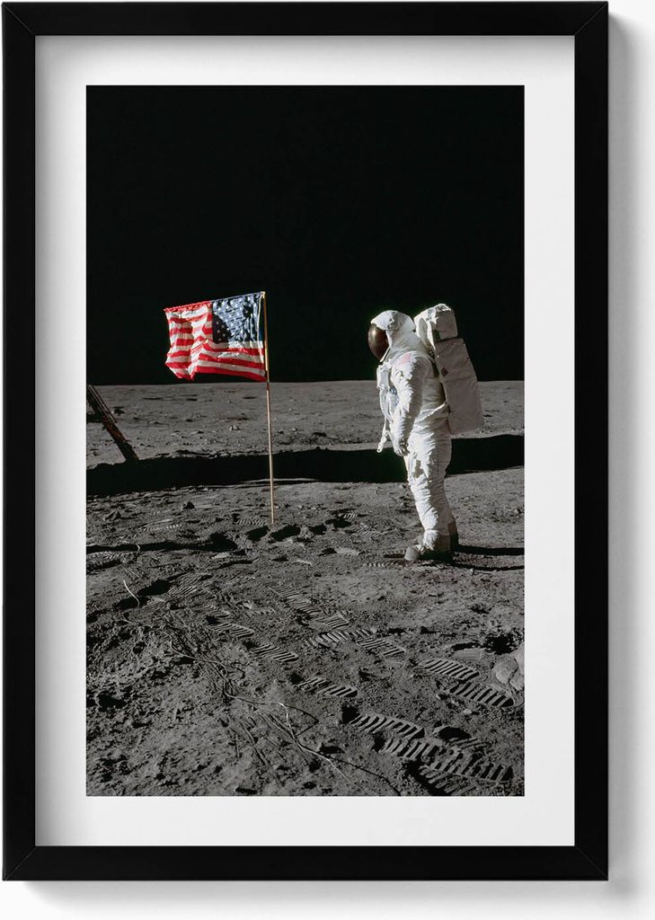 Mondlandung - NASA-Foto– Wandbild mit Rahmen – Gerahmtes Bild – Wanddekoration – 40x60 cm – Schwarz