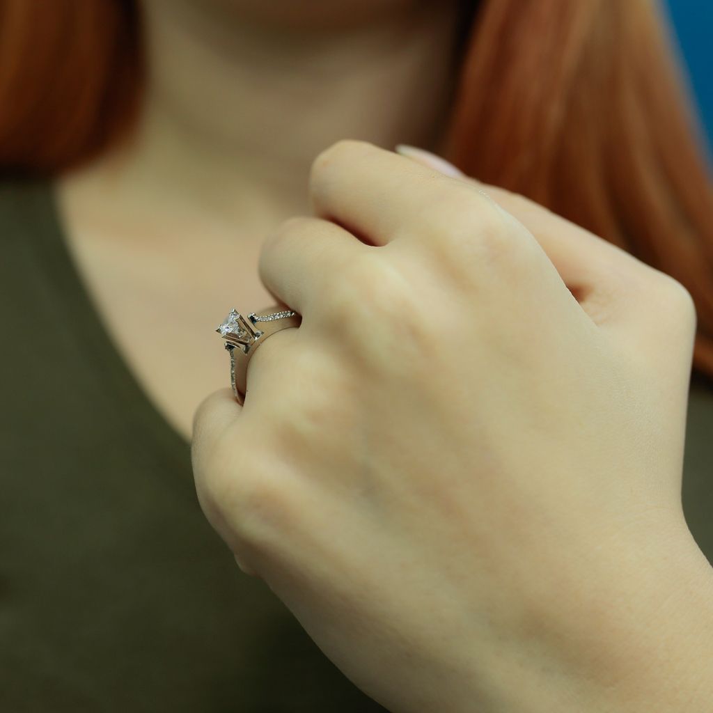 0,60 Carat Diamantring Solitär Meisterstück 14 Karat Weißgold