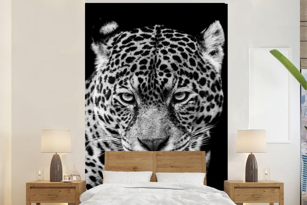MuchoWow Fototapete für Wohnzimmer oder Schlafzimmer Wandtapete Vinyl Motivtapete Leopard - Tiere - Schwarz - Weiß - Porträt - 225x350 cm - Sc...