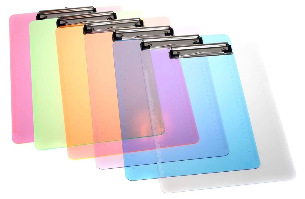 6er Klemmbrett A4 mit gummierter Metalklemme, Schreibbrett DIN A4 mit Aufhängeöse, Pad Halter - Transparent Kunststoff - Set mit 6 Farben