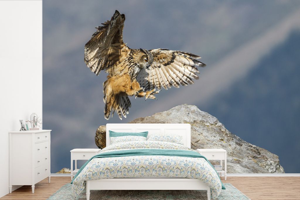 MuchoWow Fototapete für Wohnzimmer oder Schlafzimmer Wandtapete Vinyl Motivtapete Ein Uhu im Tal von Cabuerniga in Spanien - 390x260 cm - Papier...